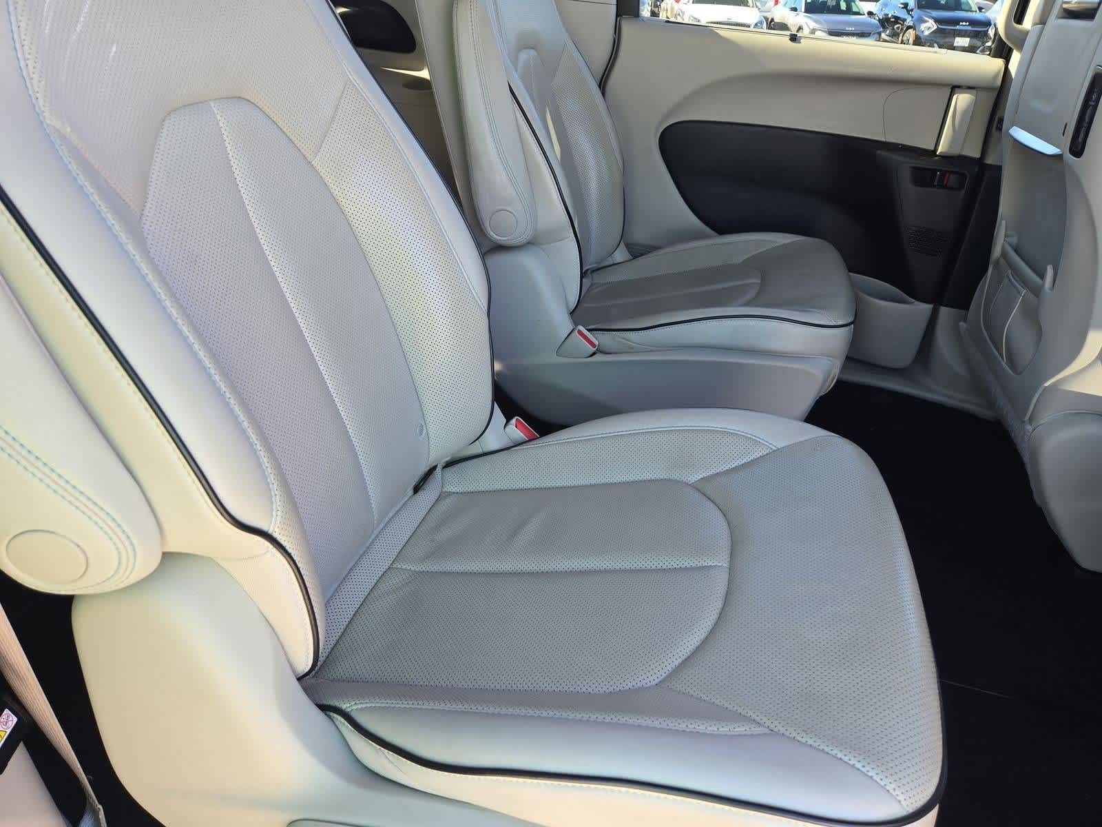 Thumbnail: 2018 Chrysler Pacifica - 19