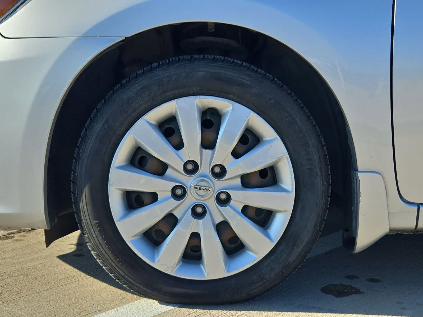 Thumbnail: 2019 Nissan Sentra - 12