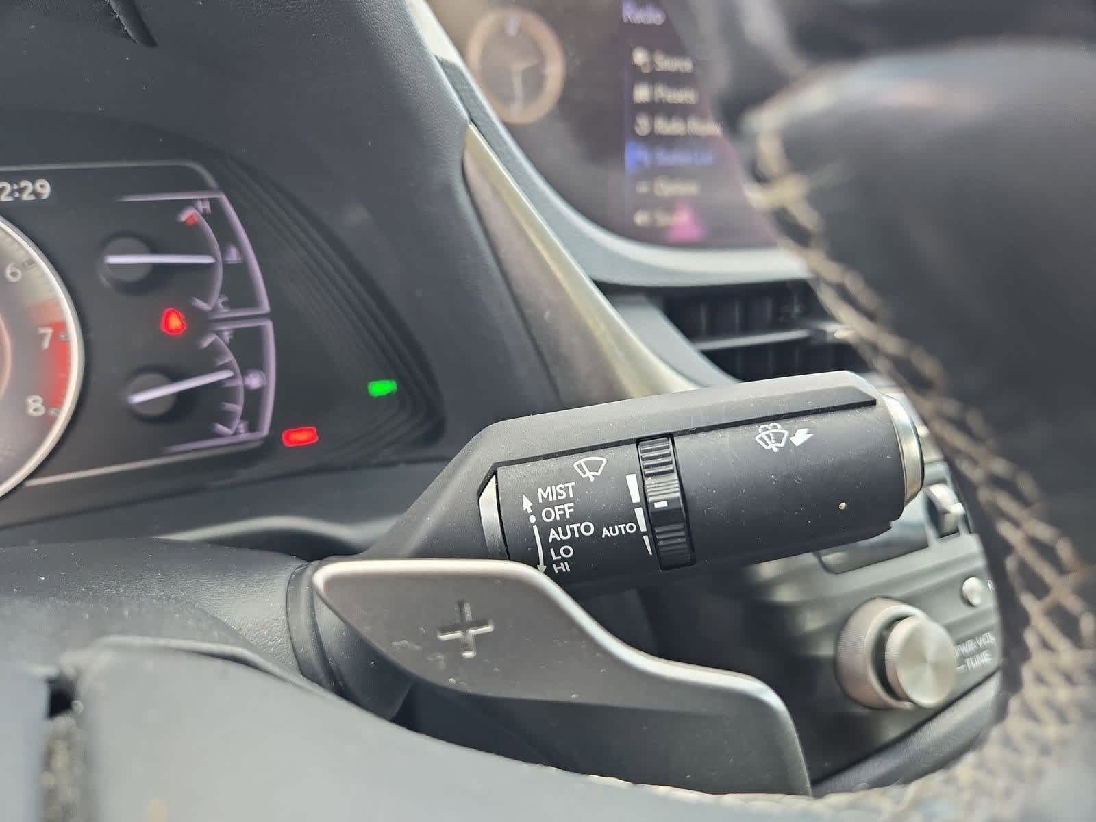 Thumbnail: 2021 Lexus ES - 25