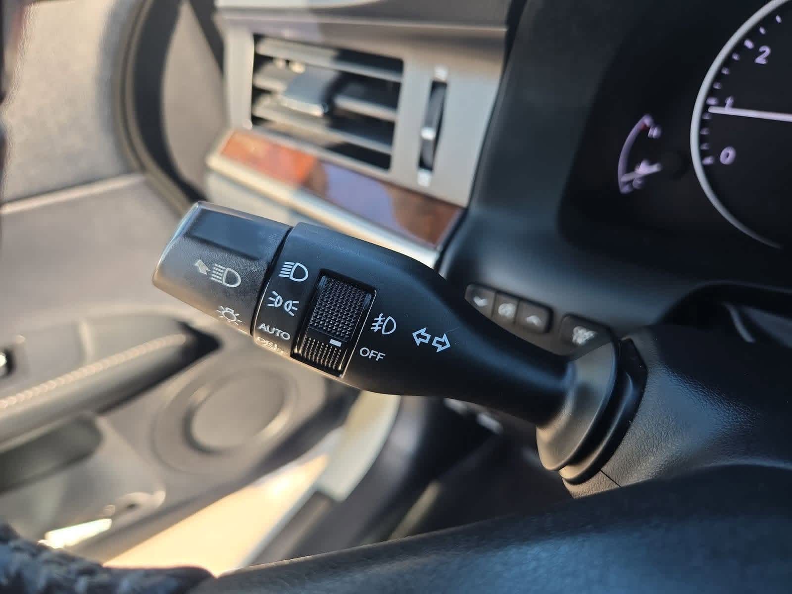 Thumbnail: 2013 Lexus ES - 27