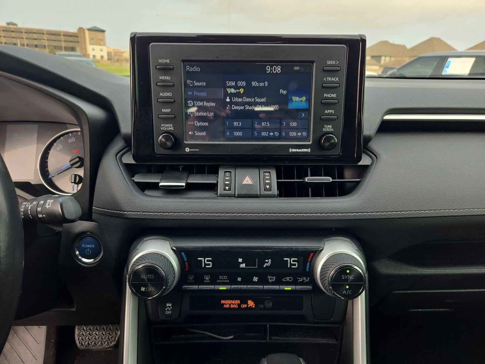 Thumbnail: 2021 Toyota RAV4 - 28