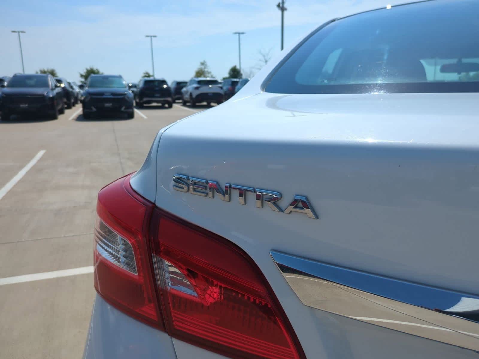Thumbnail: 2017 Nissan Sentra - 11