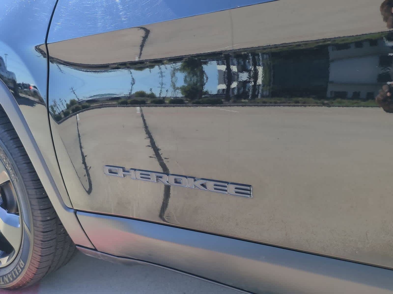 Thumbnail: 2021 Jeep Cherokee - 12