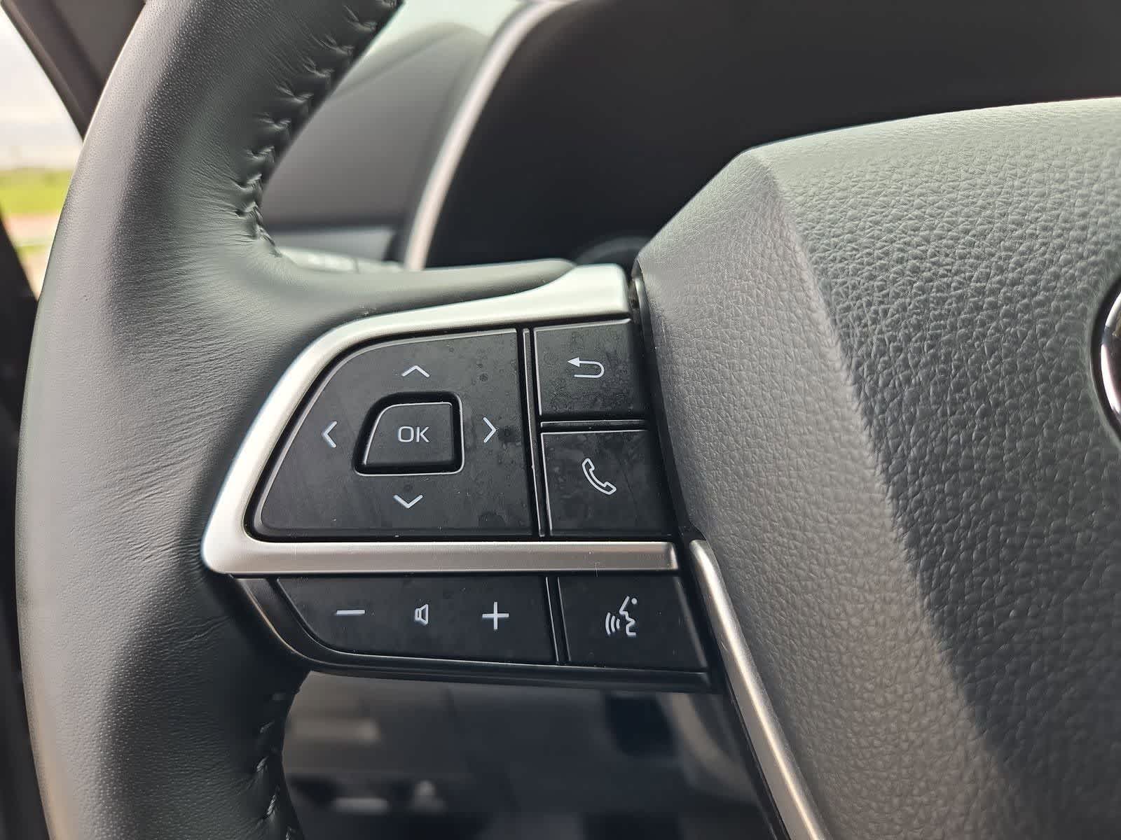 Thumbnail: 2025 Toyota Highlander - 24