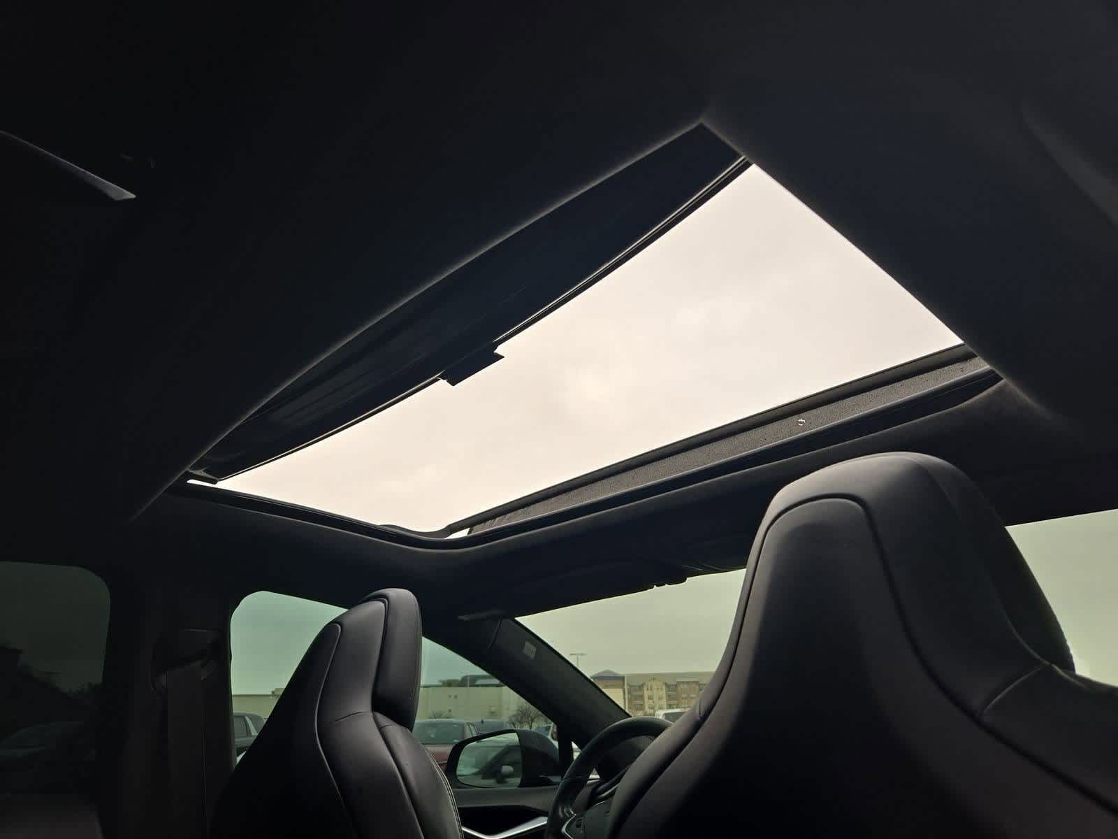 Thumbnail: 2016 Tesla Model S - 20