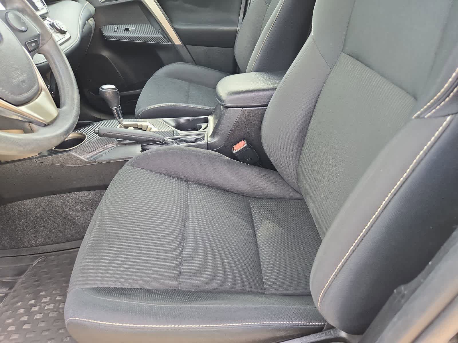 Thumbnail: 2015 Toyota RAV4 - 15