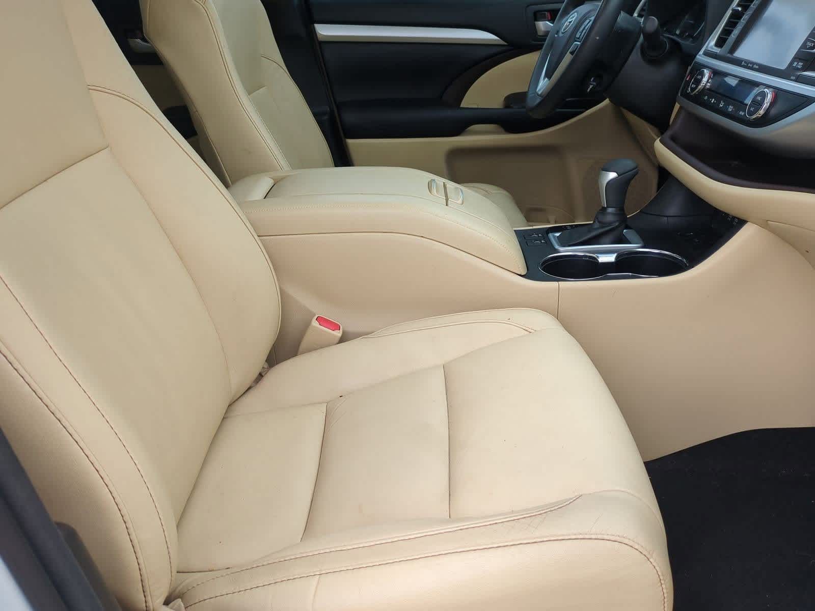 Thumbnail: 2017 Toyota Highlander - 23