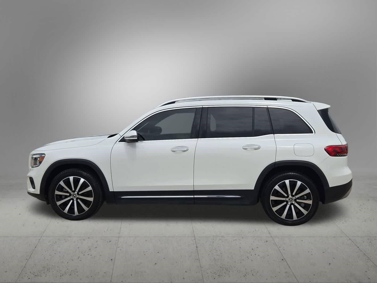 Thumbnail: 2022 Mercedes-Benz GLB - 3