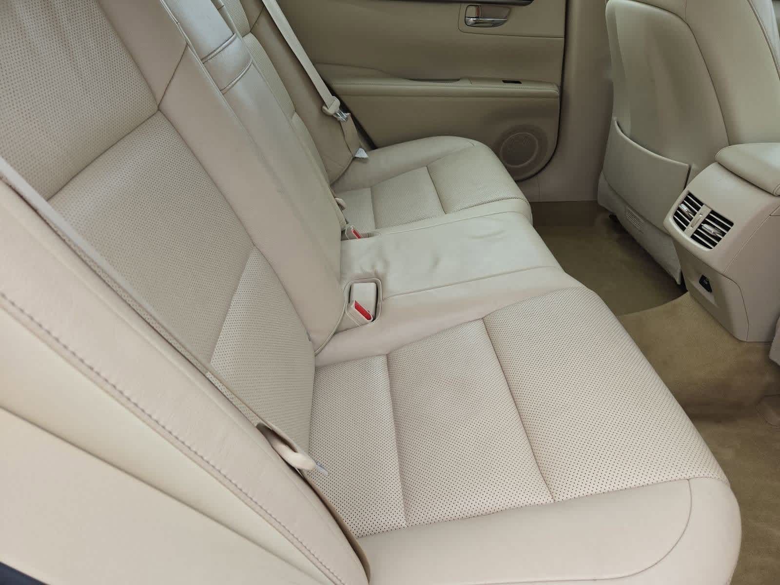 Thumbnail: 2013 Lexus ES - 20