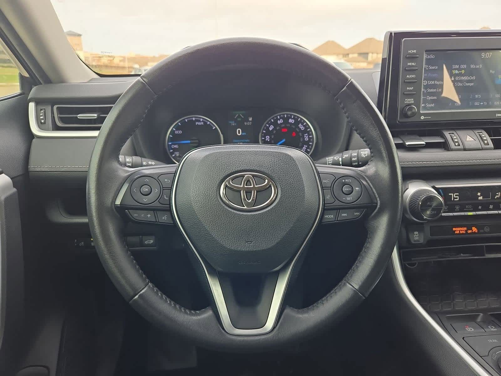 Thumbnail: 2021 Toyota RAV4 - 23