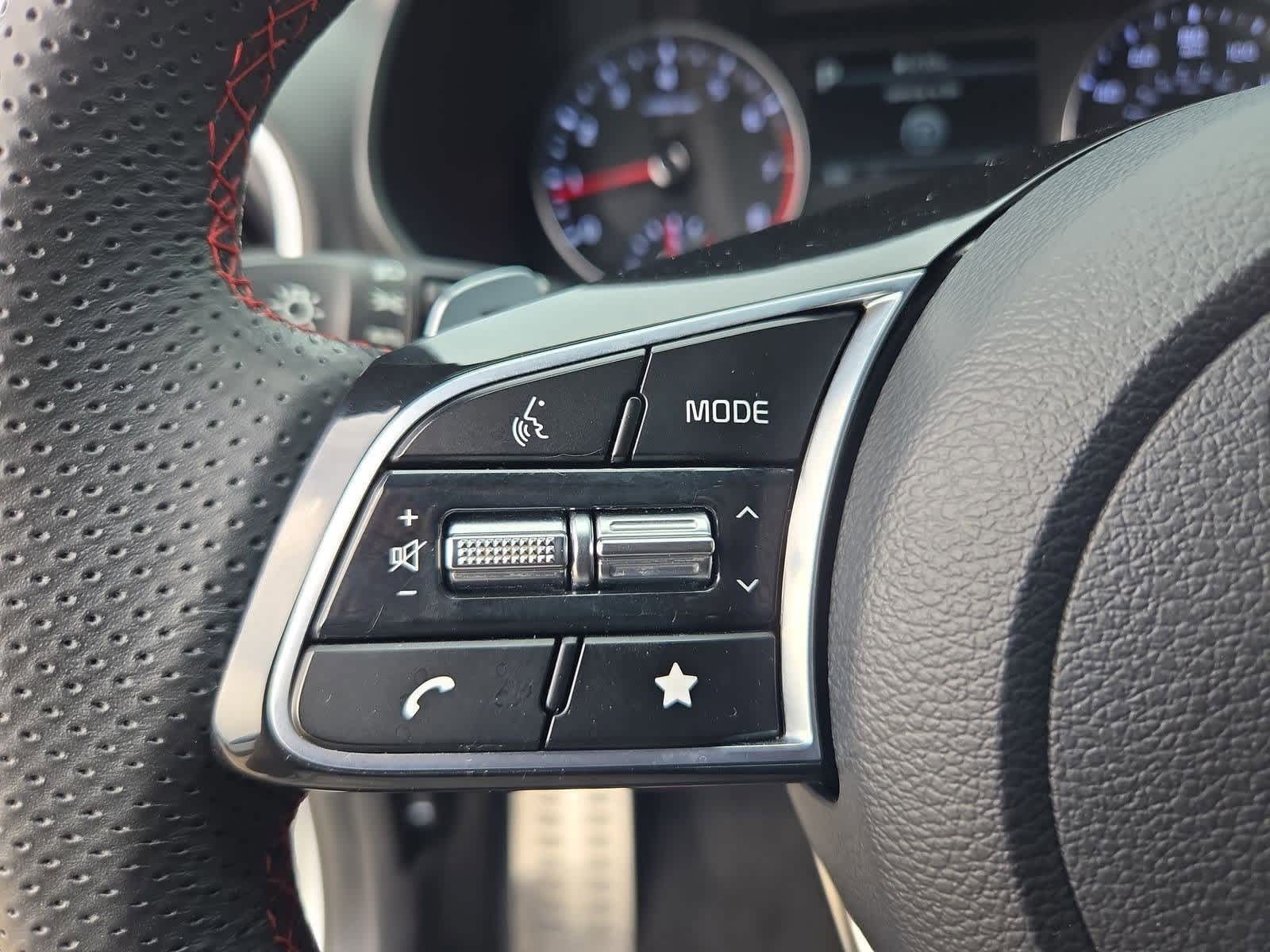 Thumbnail: 2023 Kia Forte - 24