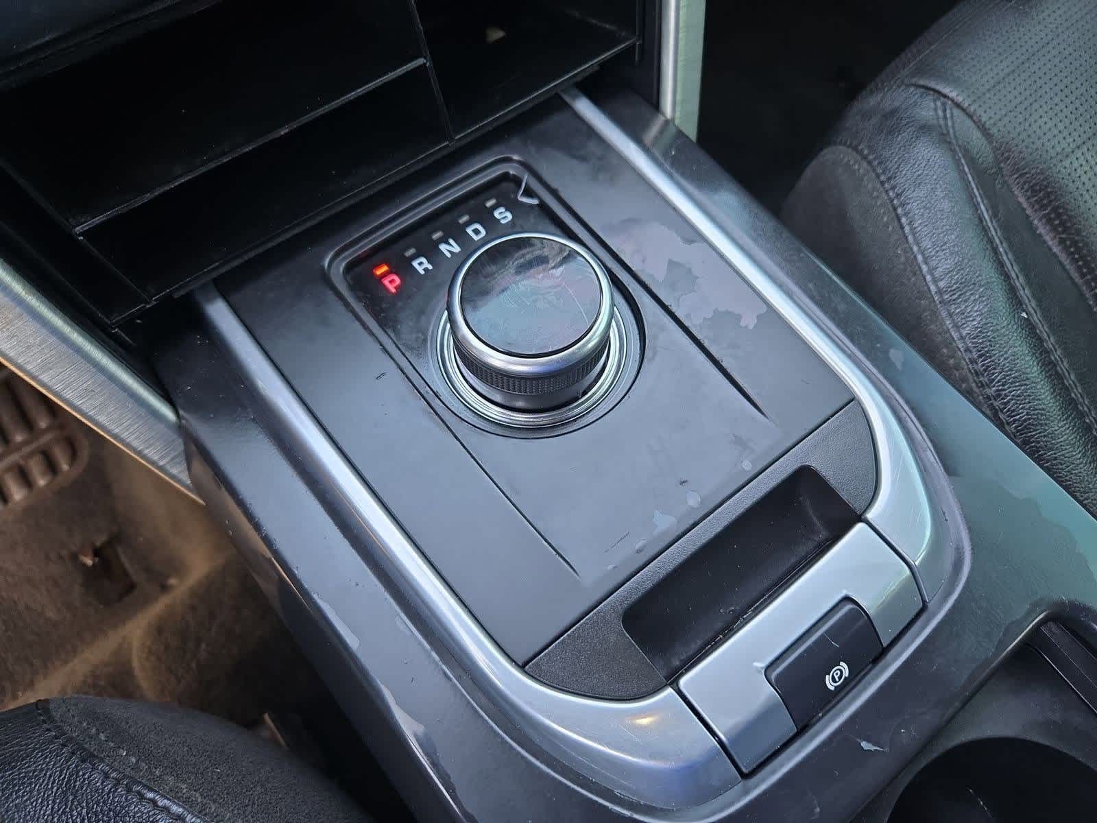 Thumbnail: 2015 Land Rover Discovery Sport - 33