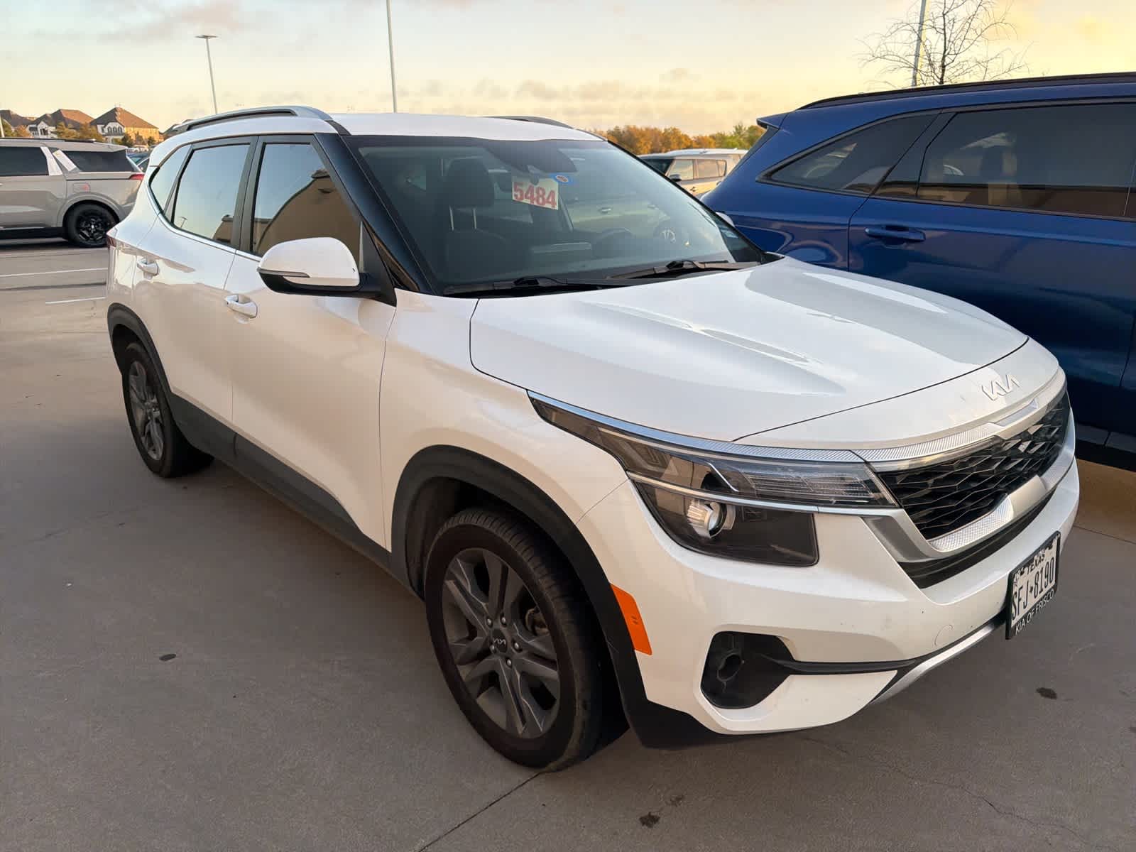 Thumbnail: 2023 Kia Seltos - 2