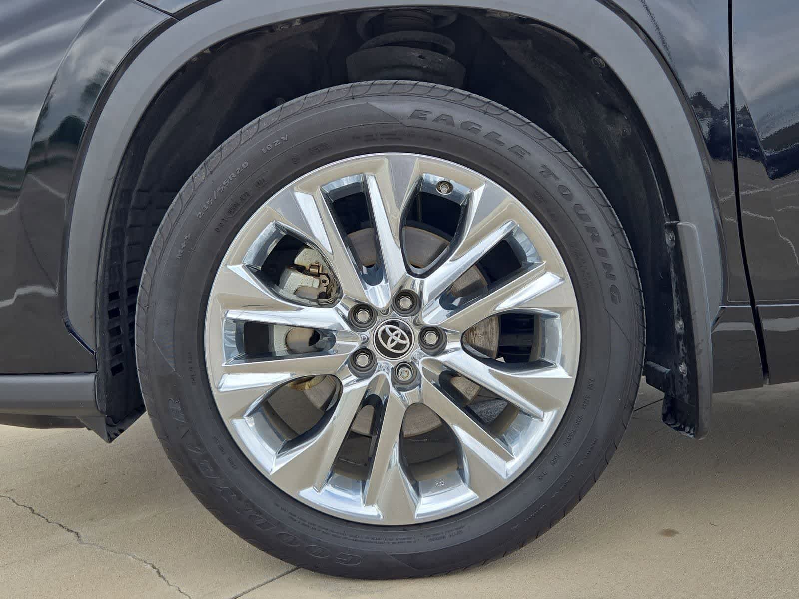 Thumbnail: 2023 Toyota Highlander - 13