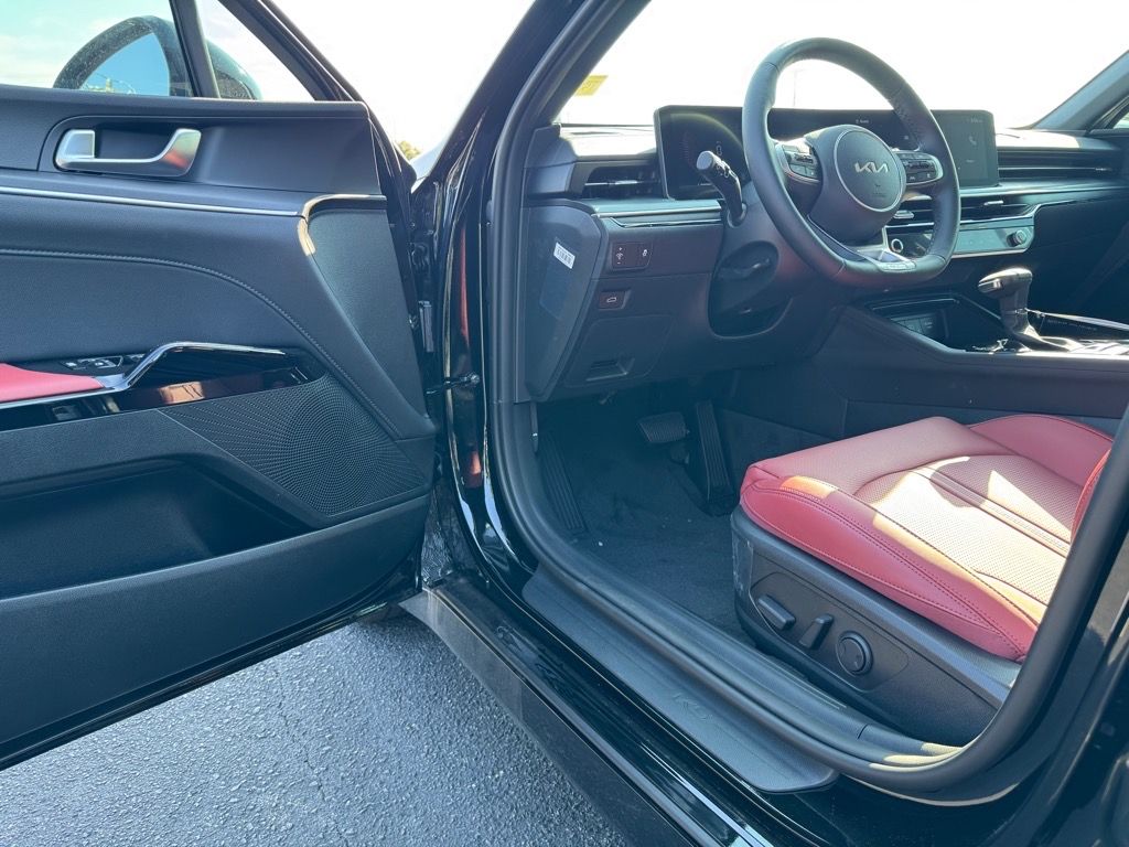 2026 Kia K5 GT-Line - Photo 9