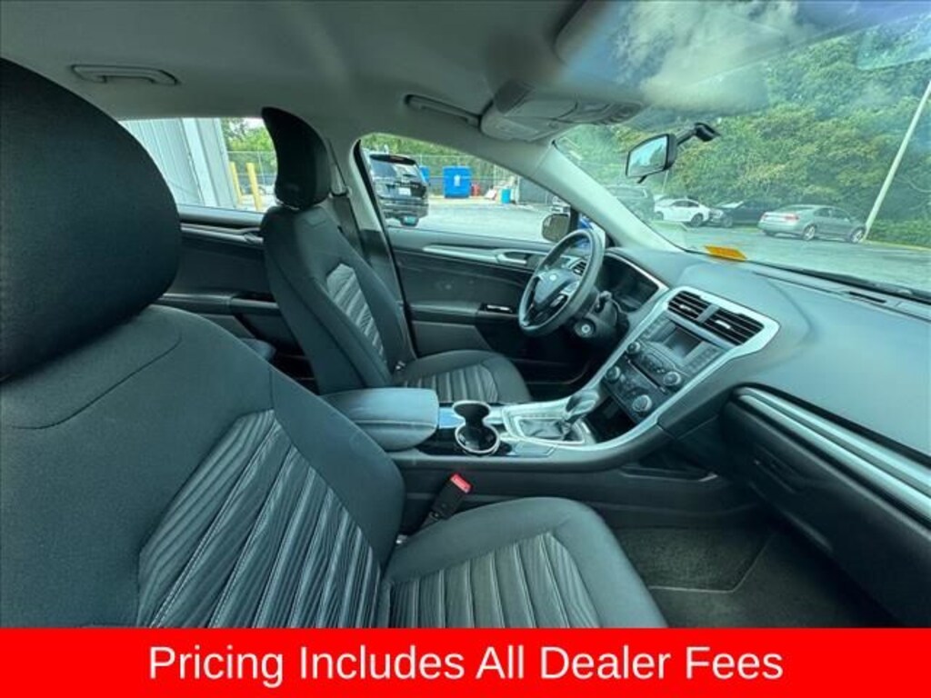 Used 2016 Ford Fusion SE Sedan