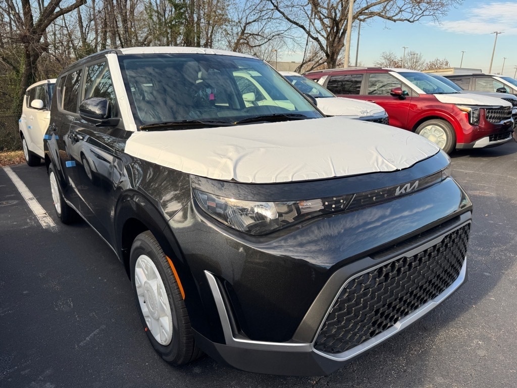 2025 Kia Soul LX's photo