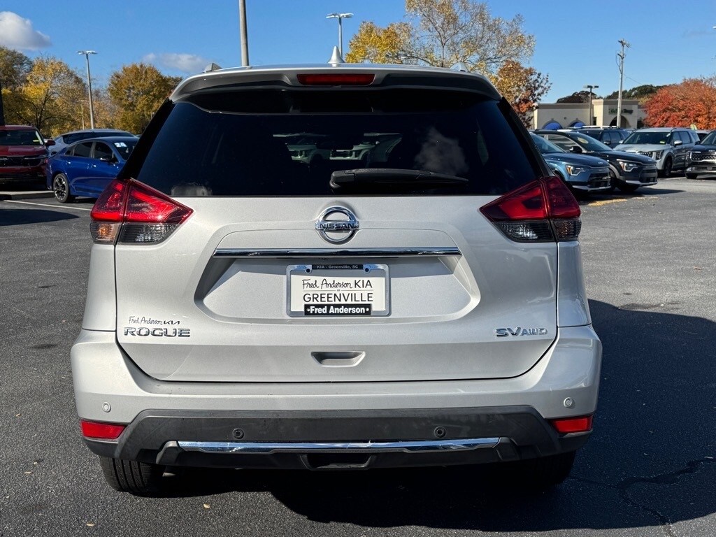 2019 Nissan Rogue SV photo 4