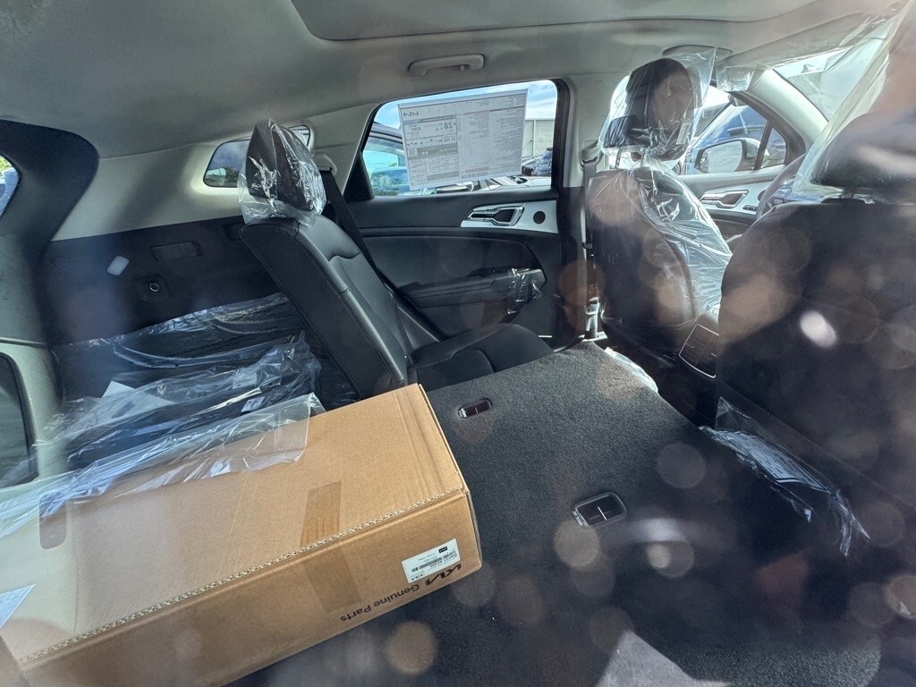 2026 Kia Sportage SX photo 3