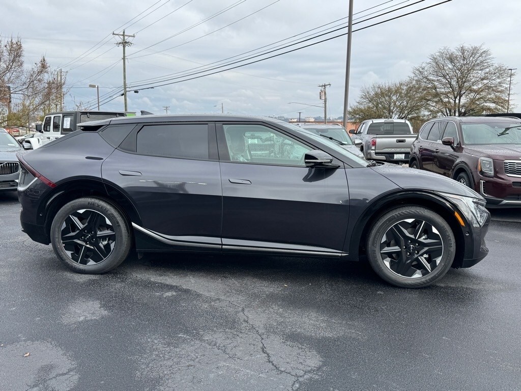 New 2025 Kia EV6 Wind SUV