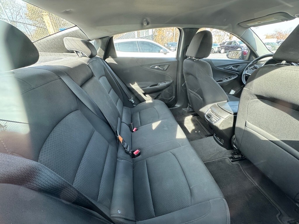 2018 Chevrolet Malibu 1LT photo 4