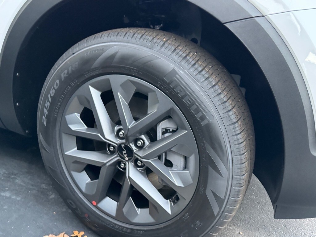 2025 Kia Telluride LX photo 2