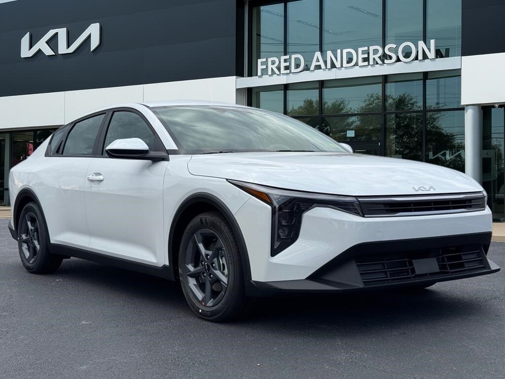 New 2025 Kia K4 LXS Sedan