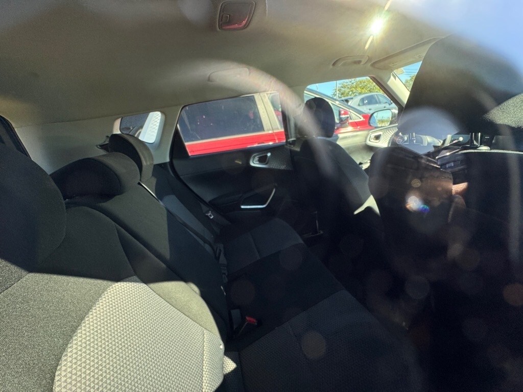 2023 Kia Soul LX photo 3