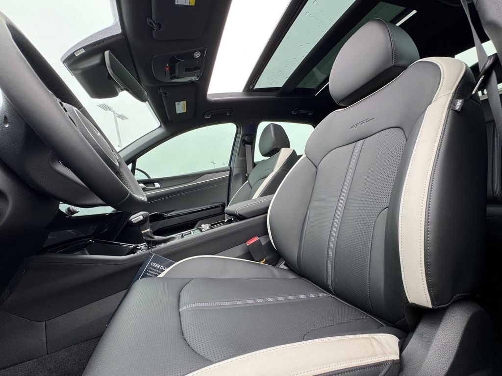 2026 Kia K5 GT-Line - Photo 13