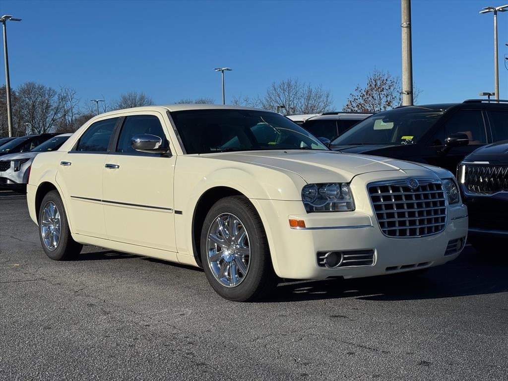 2010 Chrysler 300 Signature Series's photo