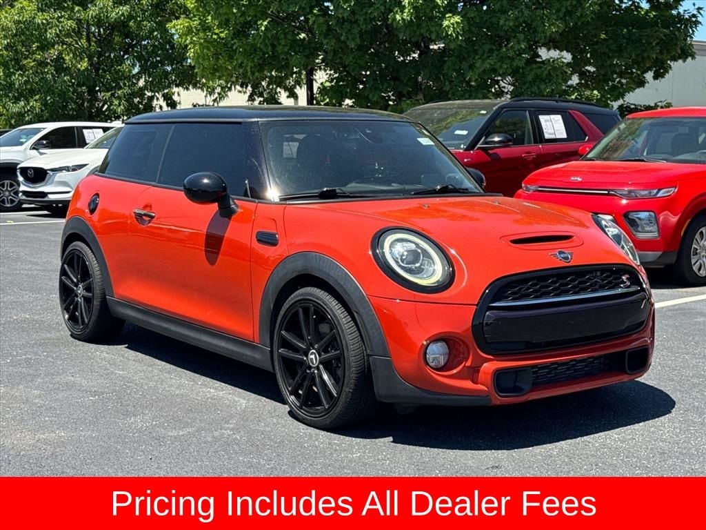 2019 MINI Hardtop Cooper S Iconic's photo