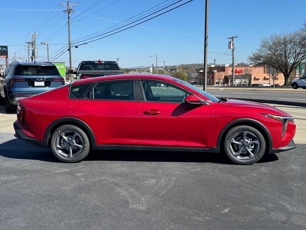 New 2026 Kia K4 LXS Sedan