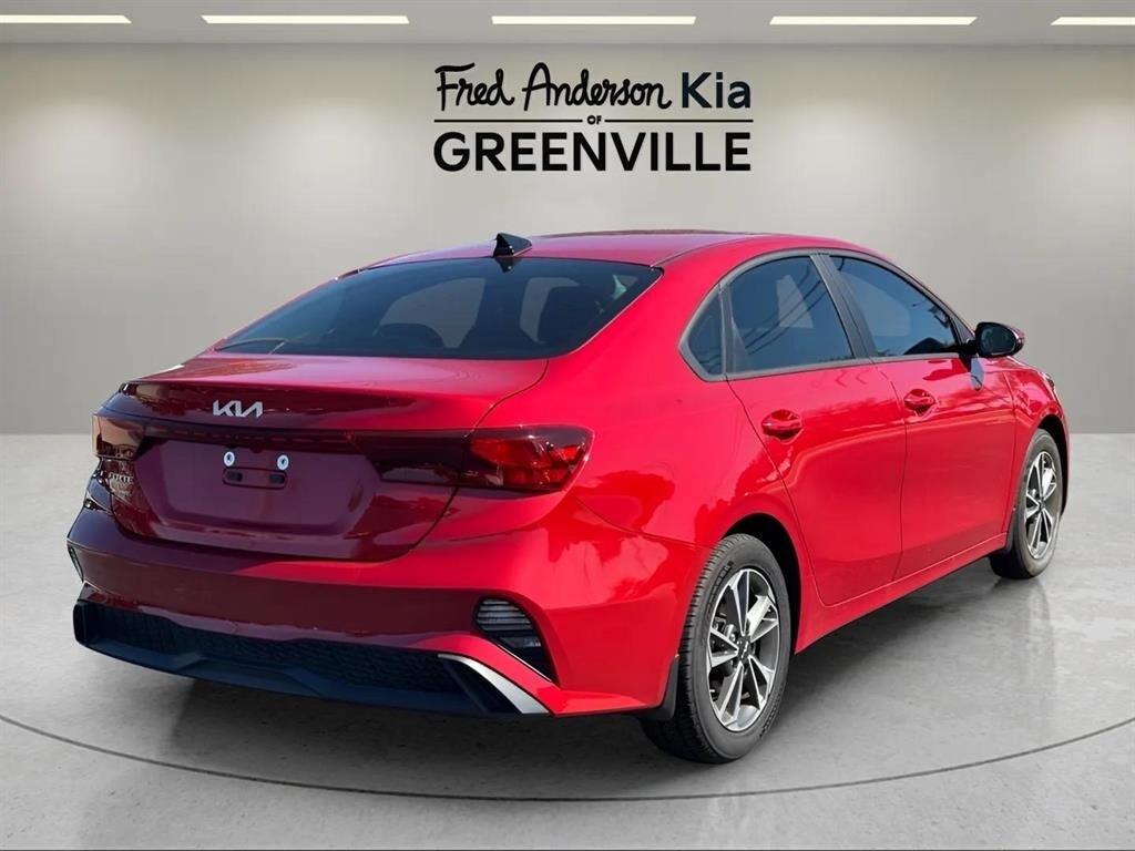 2023 Kia Forte LXS photo 3