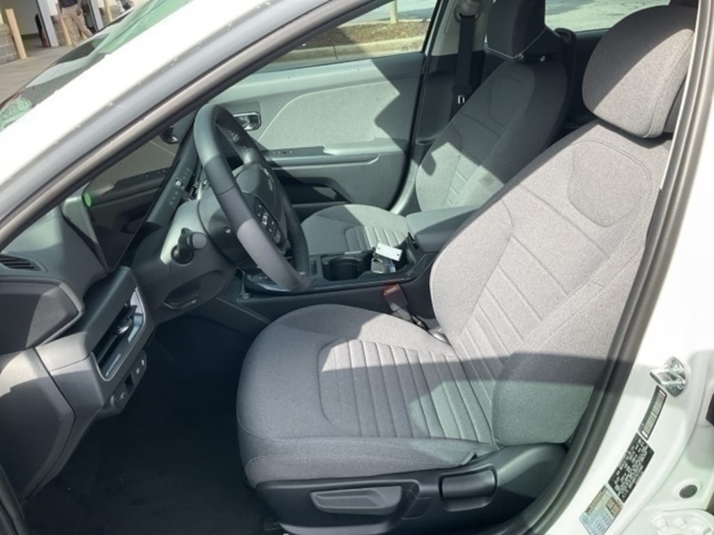 New 2025 Kia K4 EX Sedan