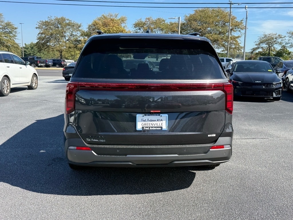 New 2026 Kia Carnival Hybrid SX Van Passenger Van