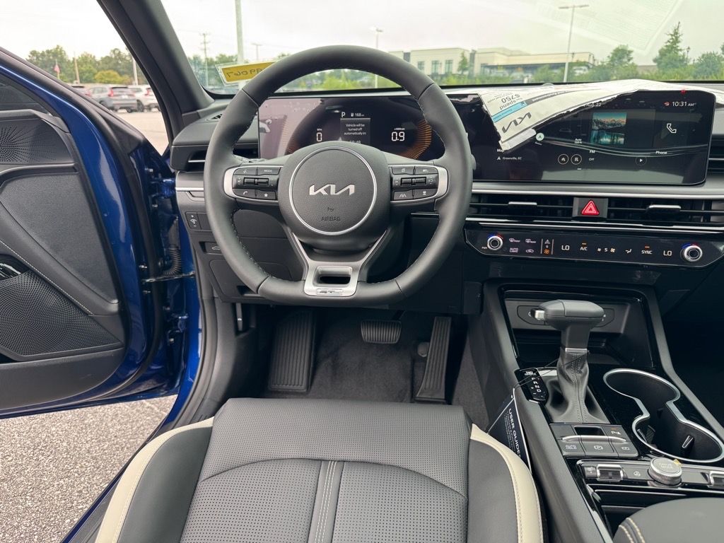2026 Kia K5 GT-Line - Photo 9