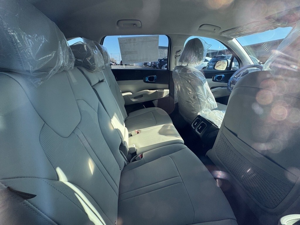2026 Kia Sorento S photo 4