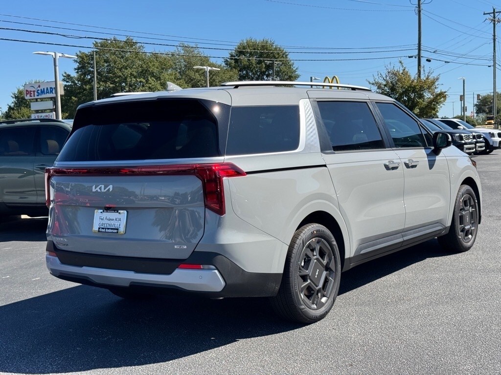 2026 Kia Carnival EX photo 3