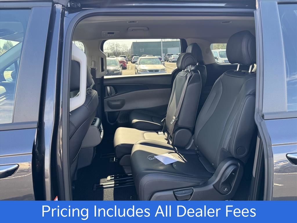 2026 Kia Carnival LXS - Photo 8
