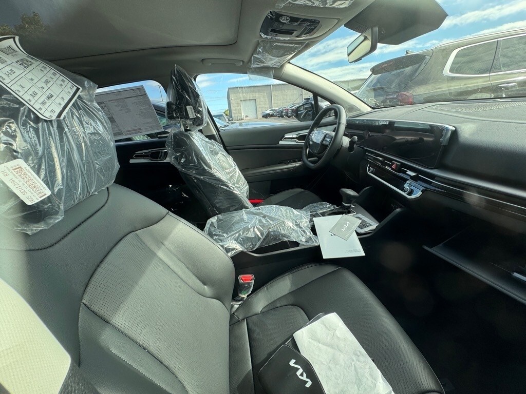 2026 Kia Sportage SX photo 2