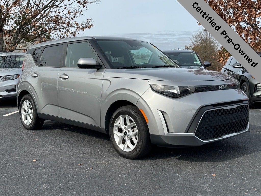 2023 Kia Soul LX's photo