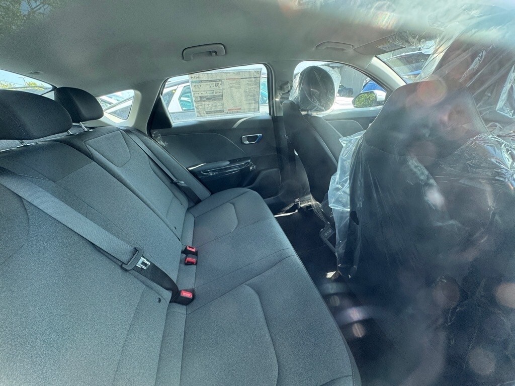 2025 Kia K4 LX photo 4