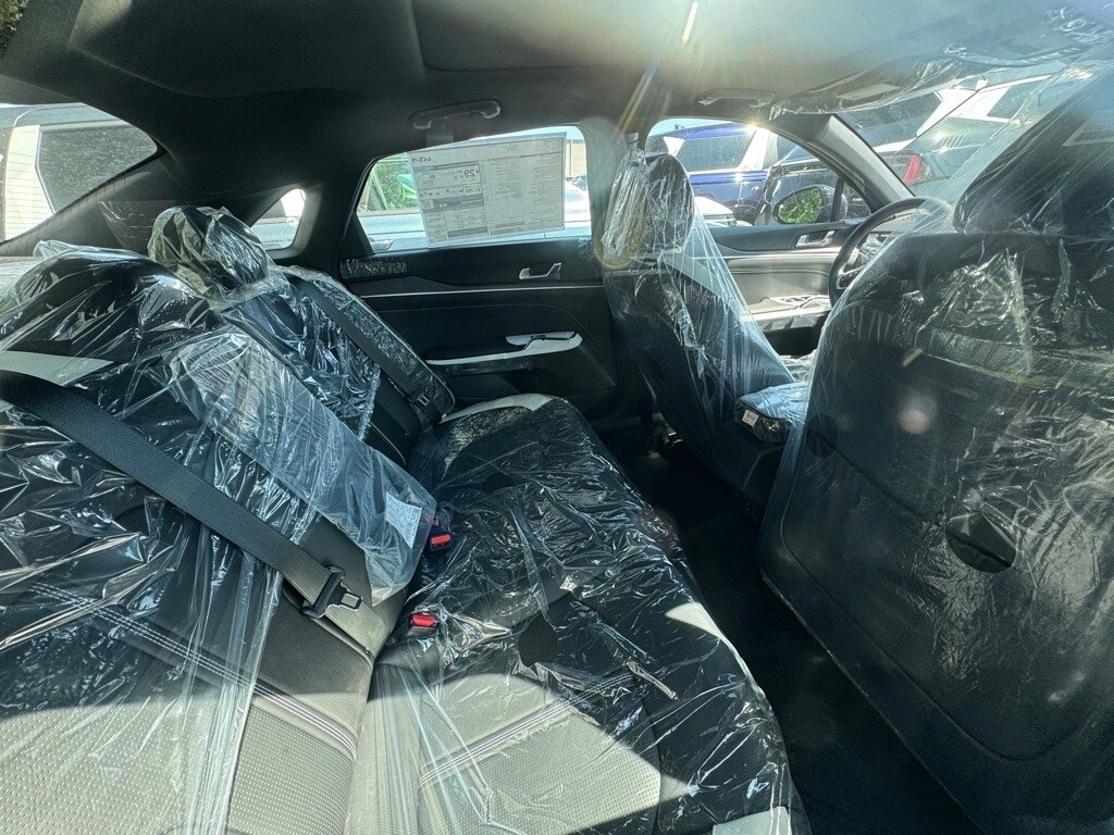 2026 Kia K5 GT-Line photo 4