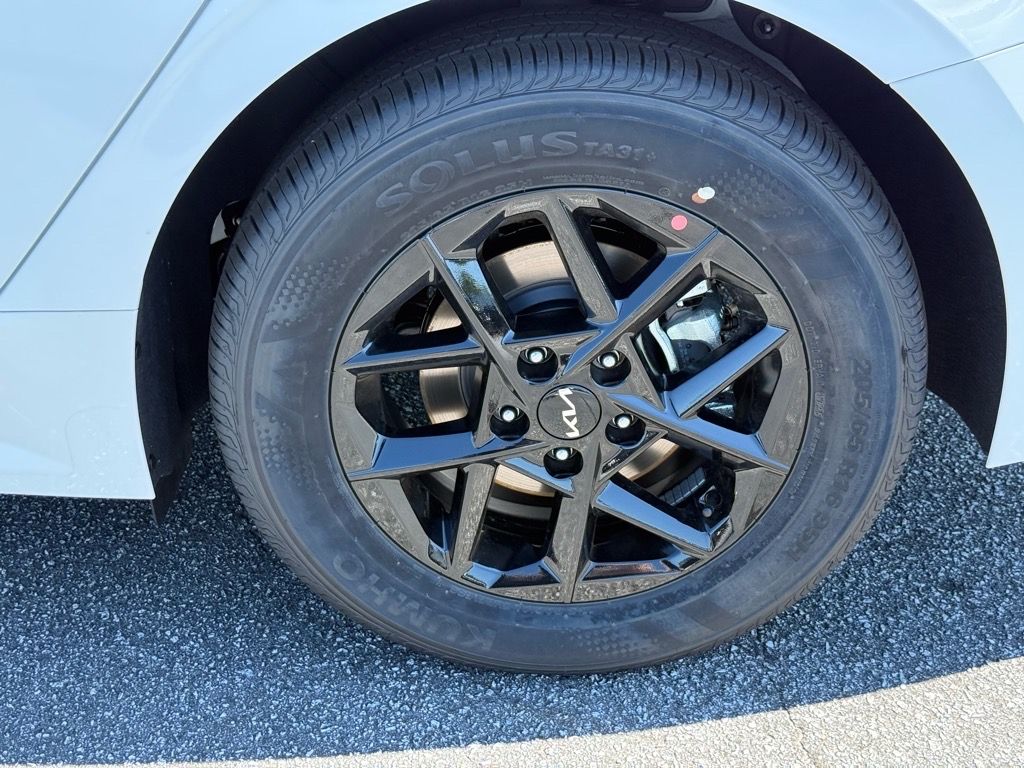 2026 Kia K5 LXS - Photo 15