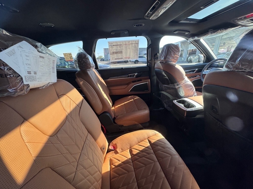 2025 Kia Telluride EX photo 3