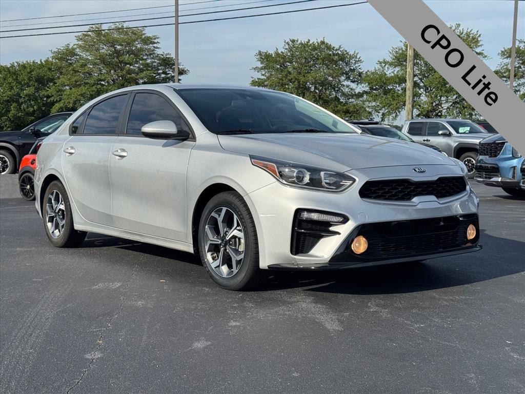 2021 Kia Forte LXS AT's photo