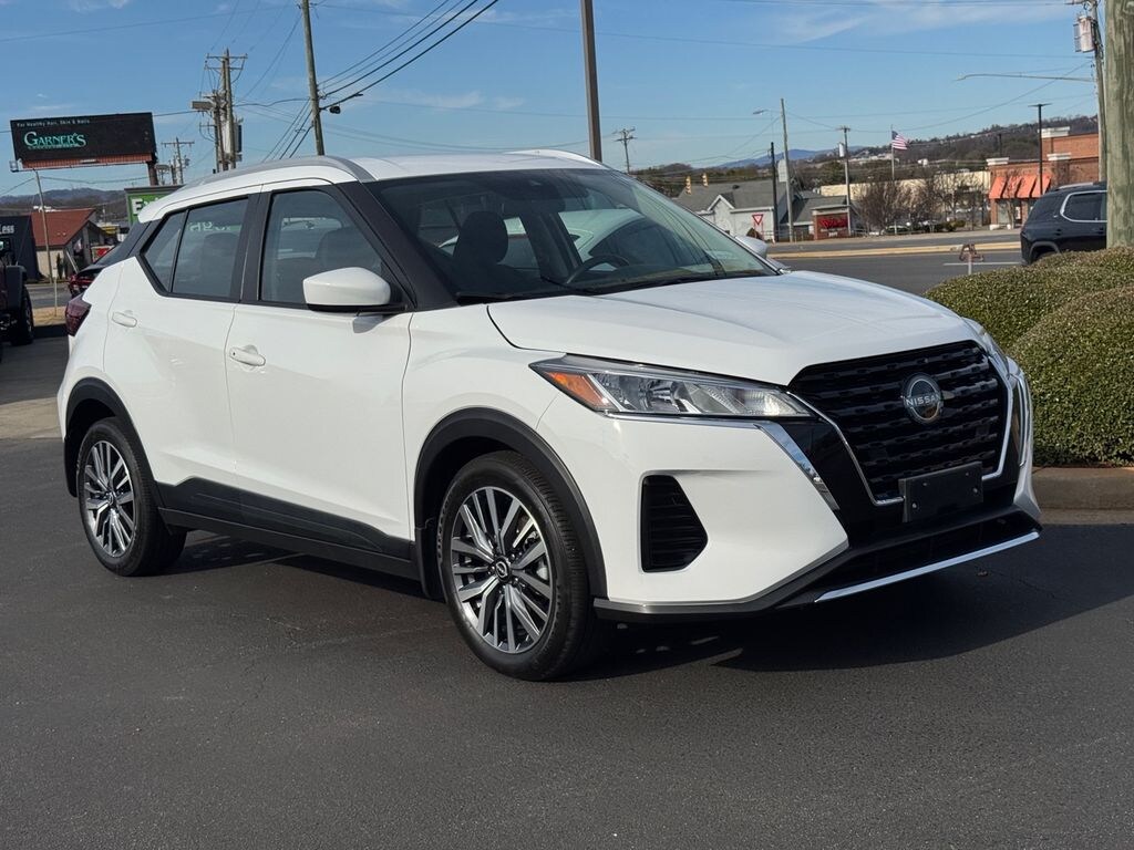 Used 2024 Nissan Kicks SV SUV