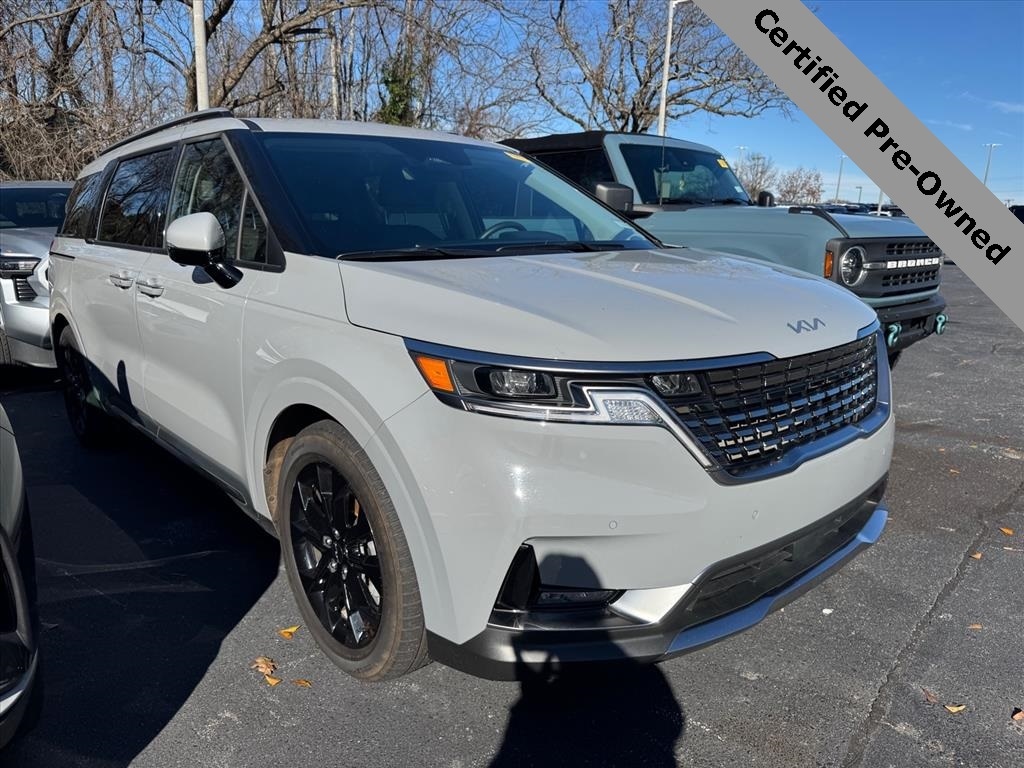 2024 Kia Carnival SX's photo