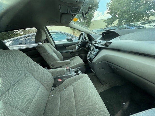 2013 Honda Odyssey EX photo 2