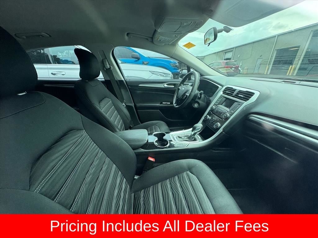 Used 2016 Ford Fusion SE Sedan